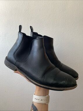 Johnston & Murphy Black Leather Chelsea Ankle Boots